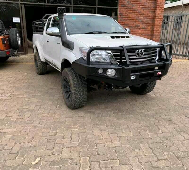 Hilux 2011 - 2016 MCC Front bumper with hoops