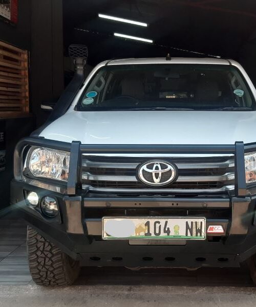 Hilux 2016 - 2018 MCC Front bumper with hoops