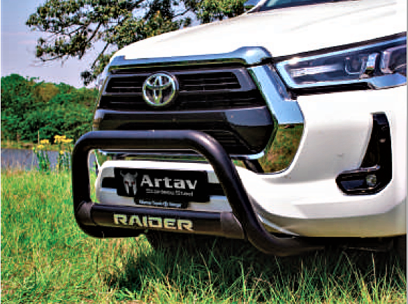 Hilux 2016+ black nudgebar - Image 2