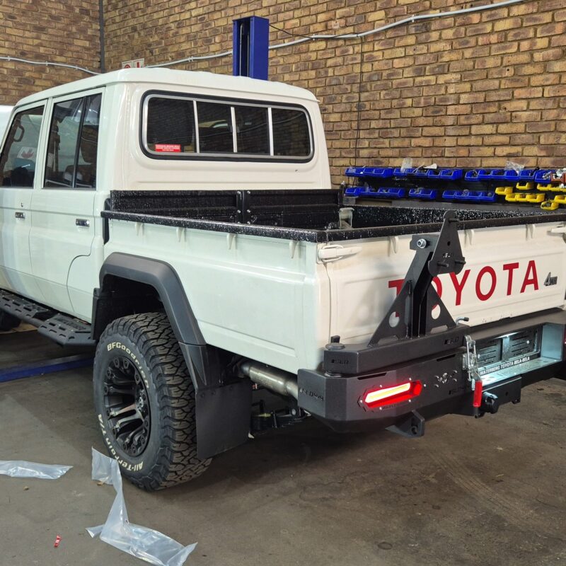 Land Cruiser - Solied 4x4 rear bumper with sparewheel carier